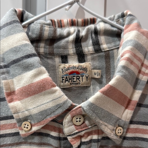 Faherty button down - Picture 2 of 5